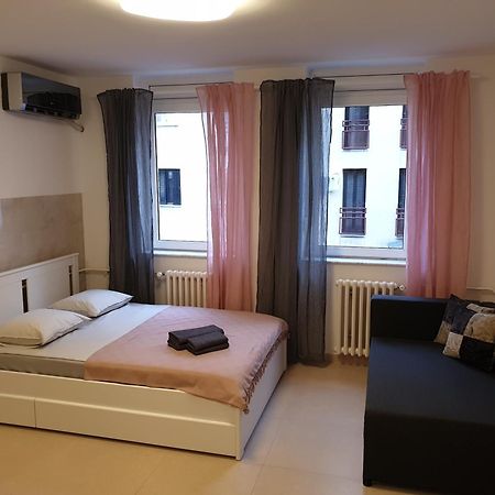 Podbara Center Apartment โนวีซาด ภายนอก รูปภาพ