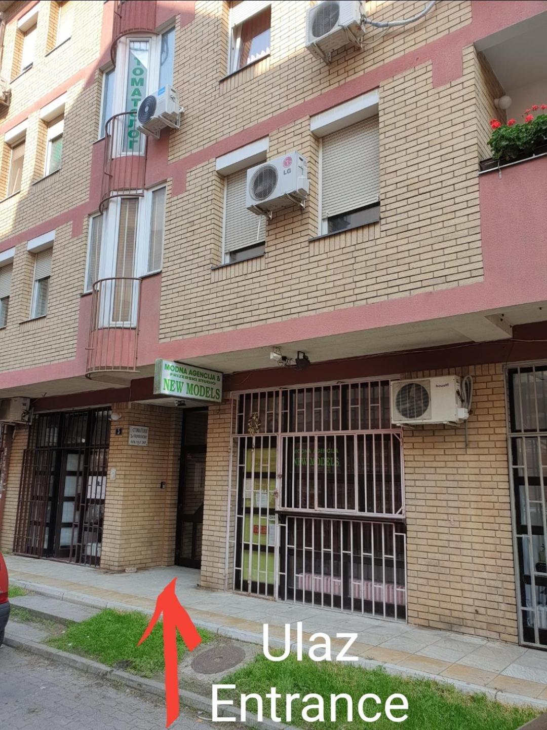 Podbara Center Apartment โนวีซาด ภายนอก รูปภาพ