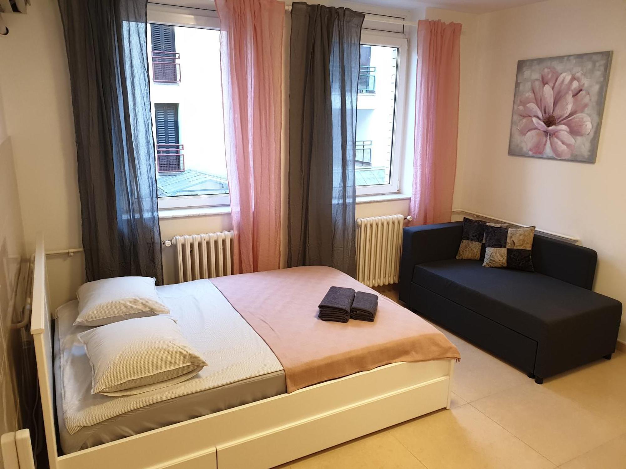 Podbara Center Apartment โนวีซาด ภายนอก รูปภาพ