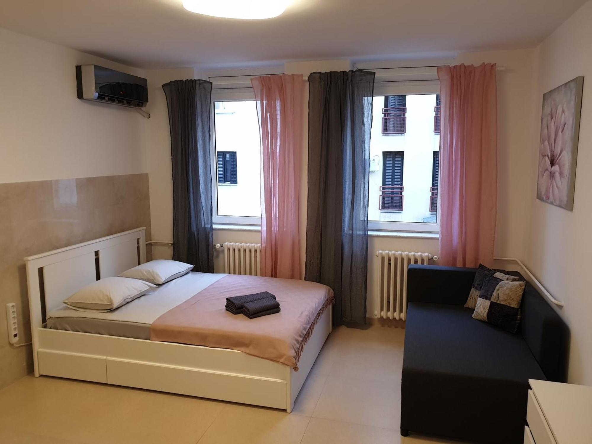 Podbara Center Apartment โนวีซาด ภายนอก รูปภาพ
